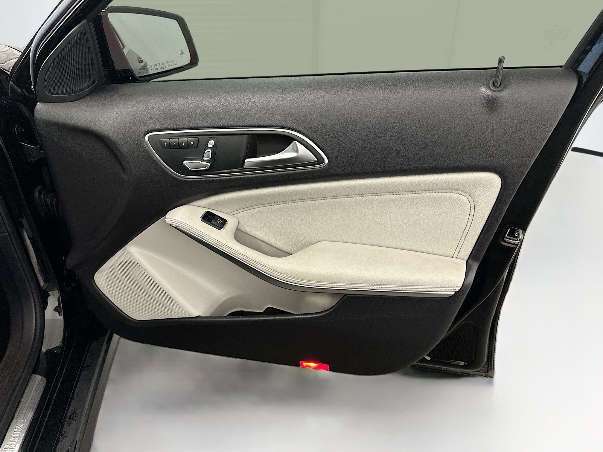 Used 2019 Mercedes-Benz GLA 250 4MATIC image 34