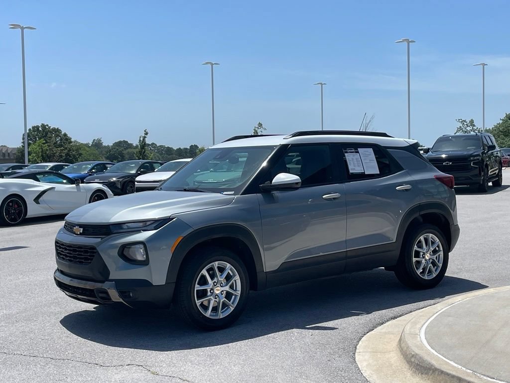 Used 2023 Chevrolet TrailBlazer ACTIV w/ Technology Package AWD/4WD image 4