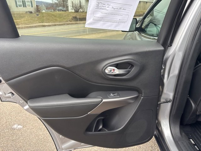 Used 2021 Jeep Cherokee Latitude Lux image 38