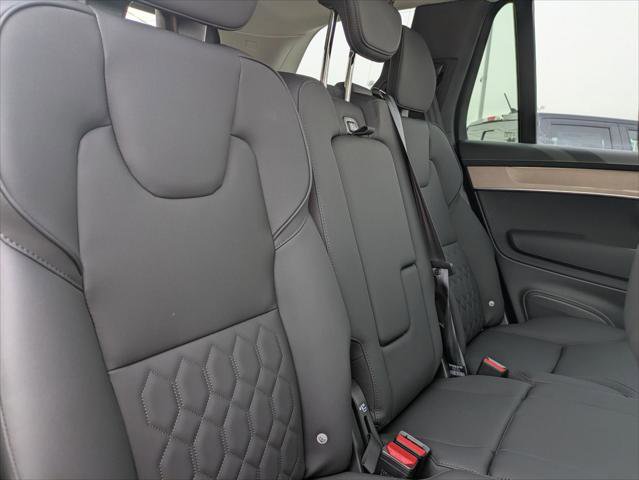 Used 2025 Volvo XC90 B6 Plus image 25