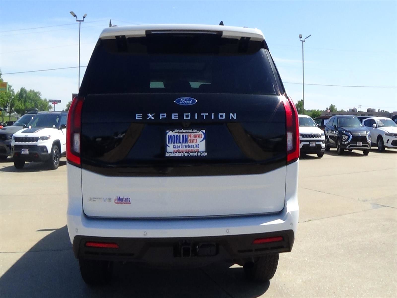 Used 2025 Ford Expedition Active AWD/4WD image 7