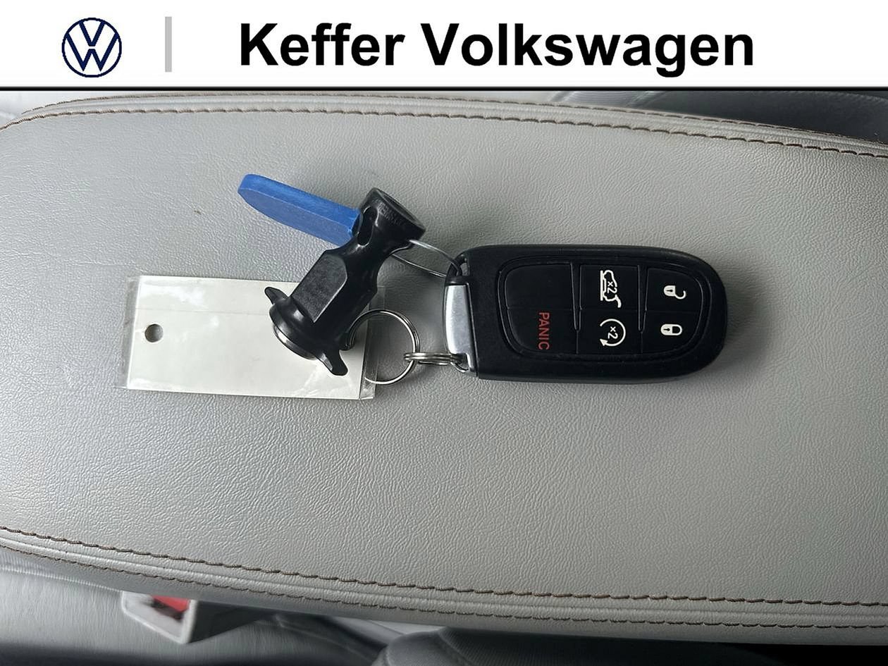 Used 2019 Jeep Cherokee Limited FWD image 34