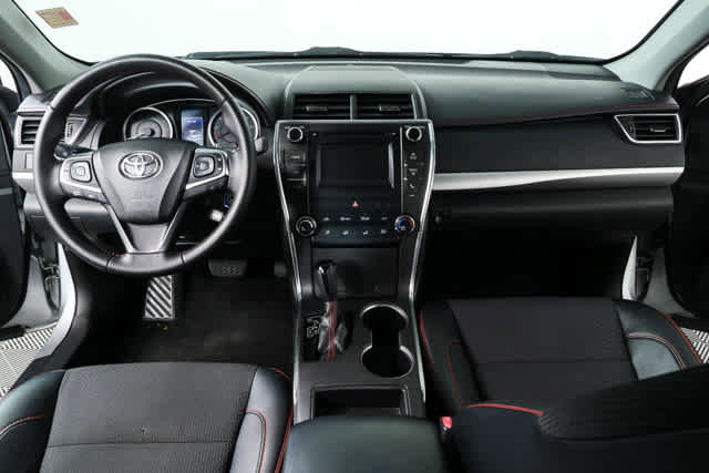Used 2016 Toyota Camry SE image 15