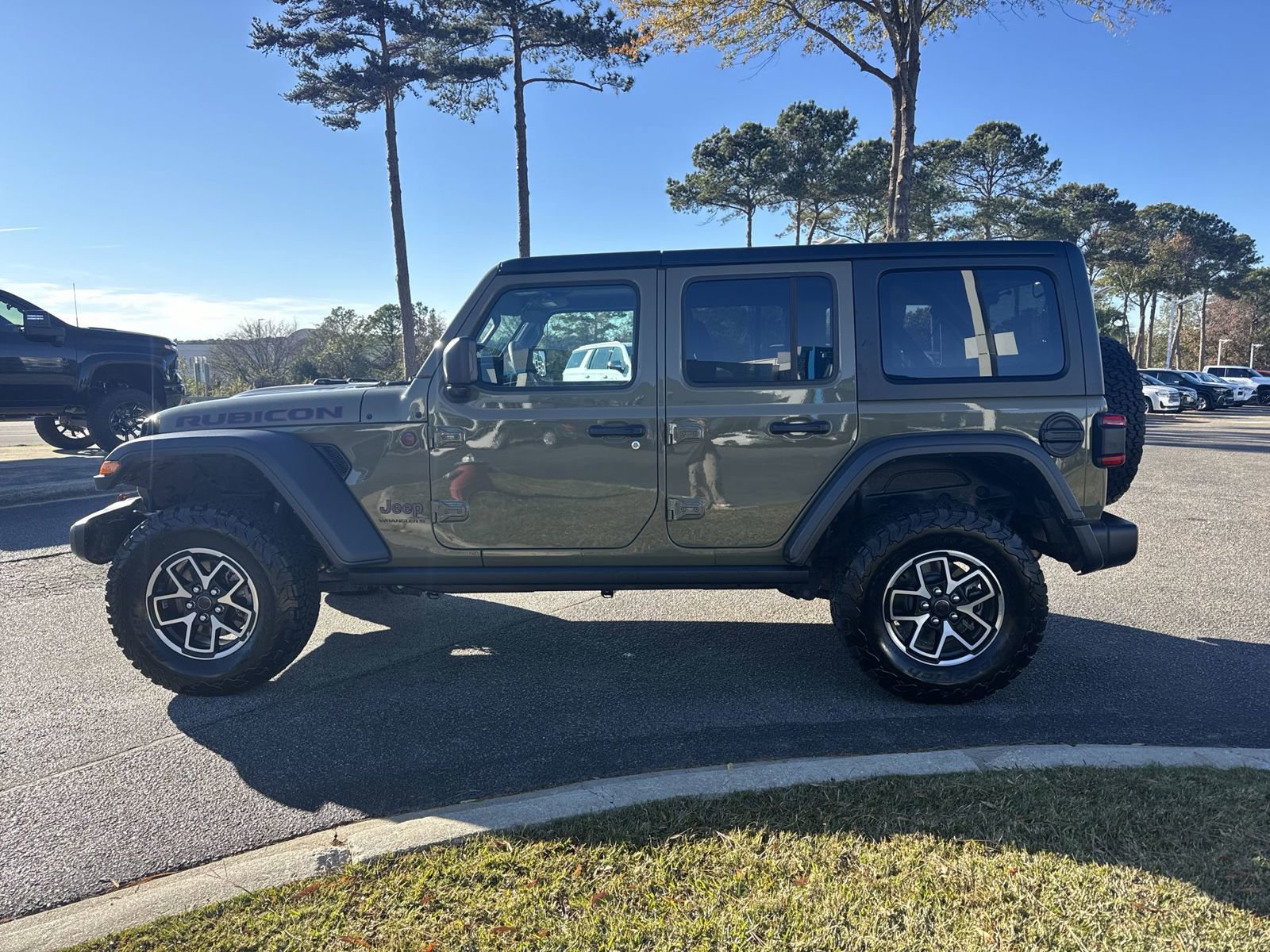 Used 2025 Jeep Wrangler Unlimited Rubicon image 7