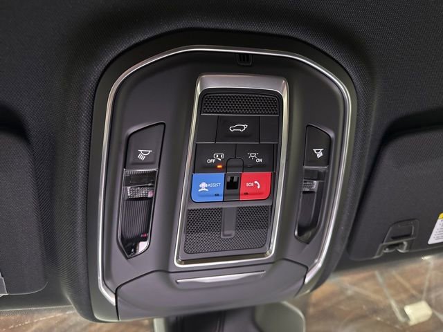 New 2026 Jeep Grand Cherokee Altitude image 18