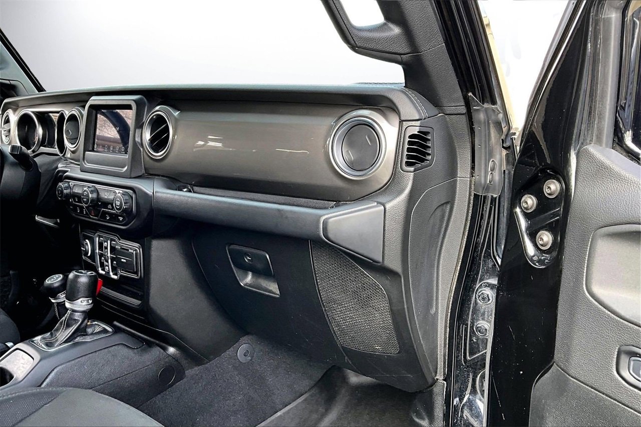 Certified 2020 Jeep Wrangler Unlimited Sahara image 18