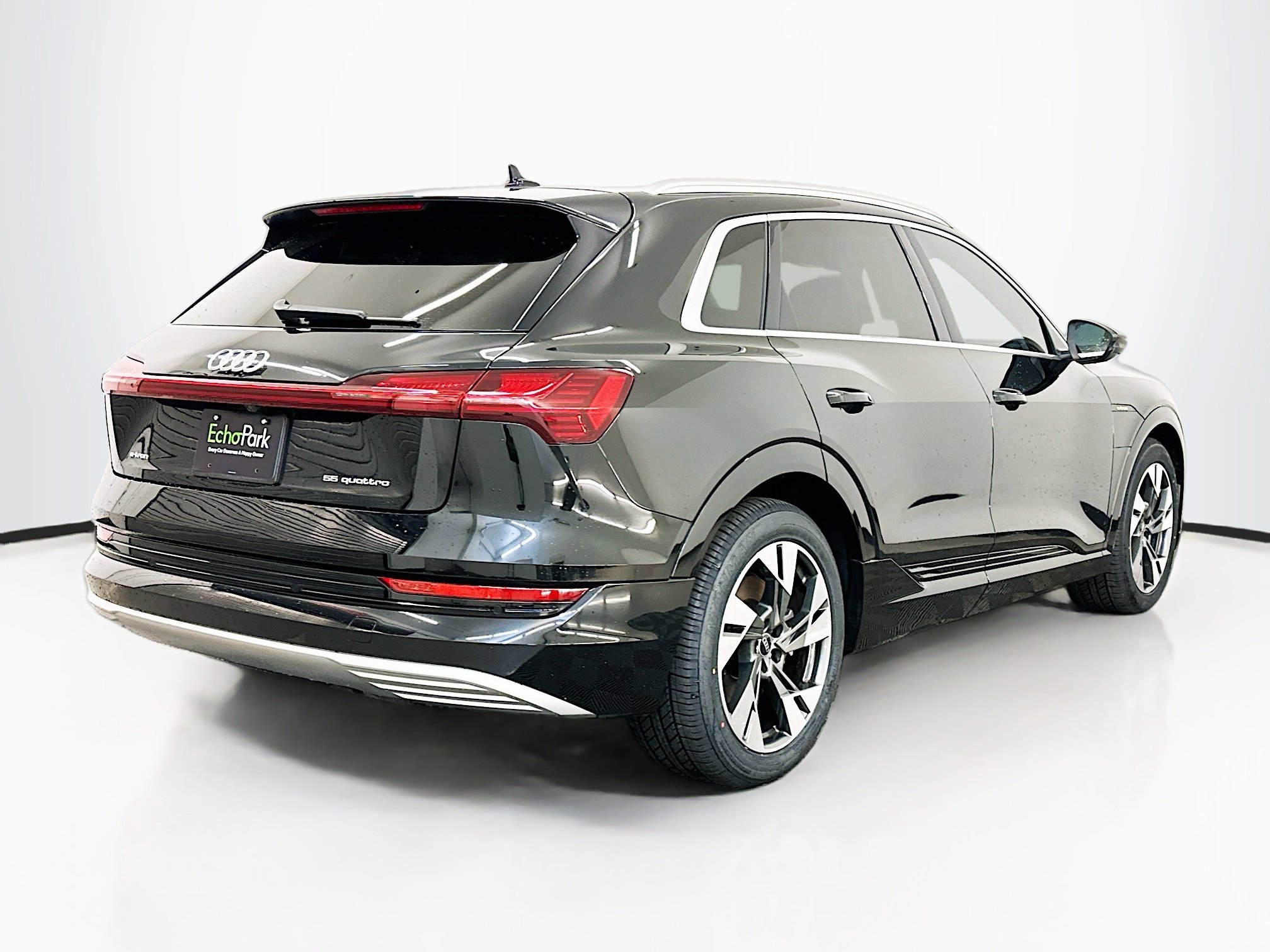 Used 2022 Audi e-tron Premium image 9