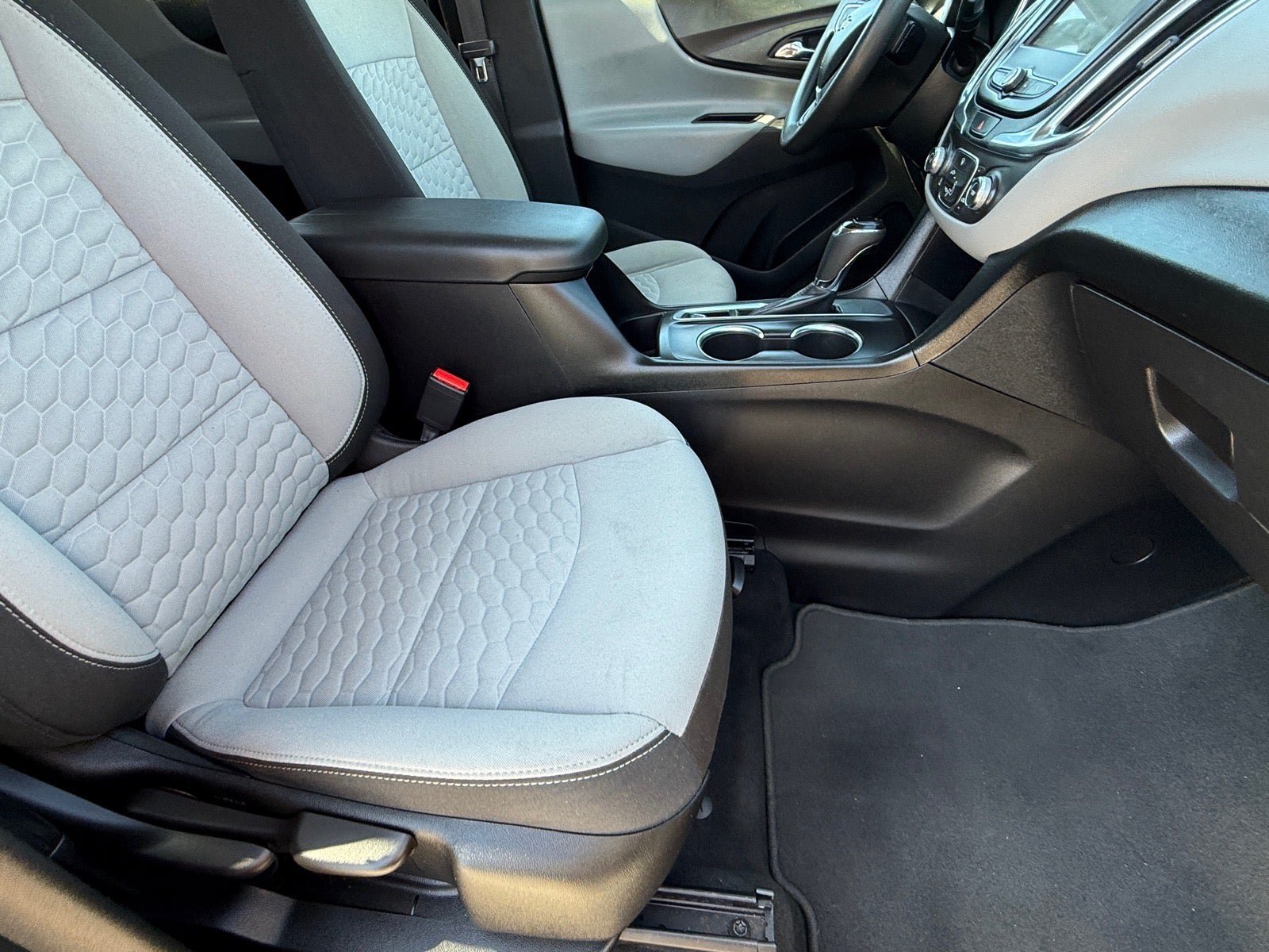 Used 2019 Chevrolet Equinox LS w/ LS Convenience Package FWD image 10