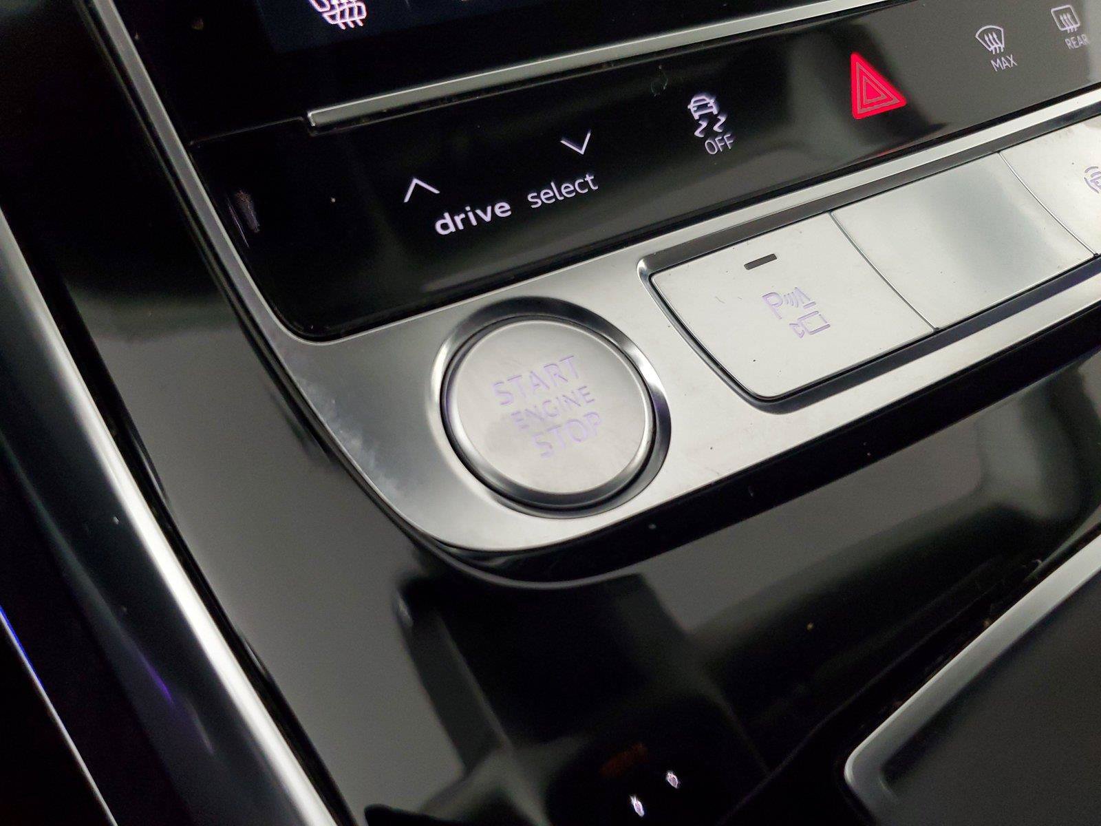 Used 2019 Audi Q8 Prestige AWD/4WD image 34