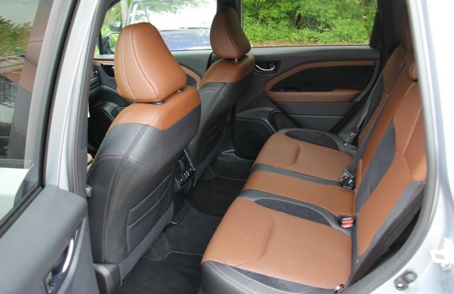 Certified 2025 Subaru Forester Touring AWD/4WD image 35