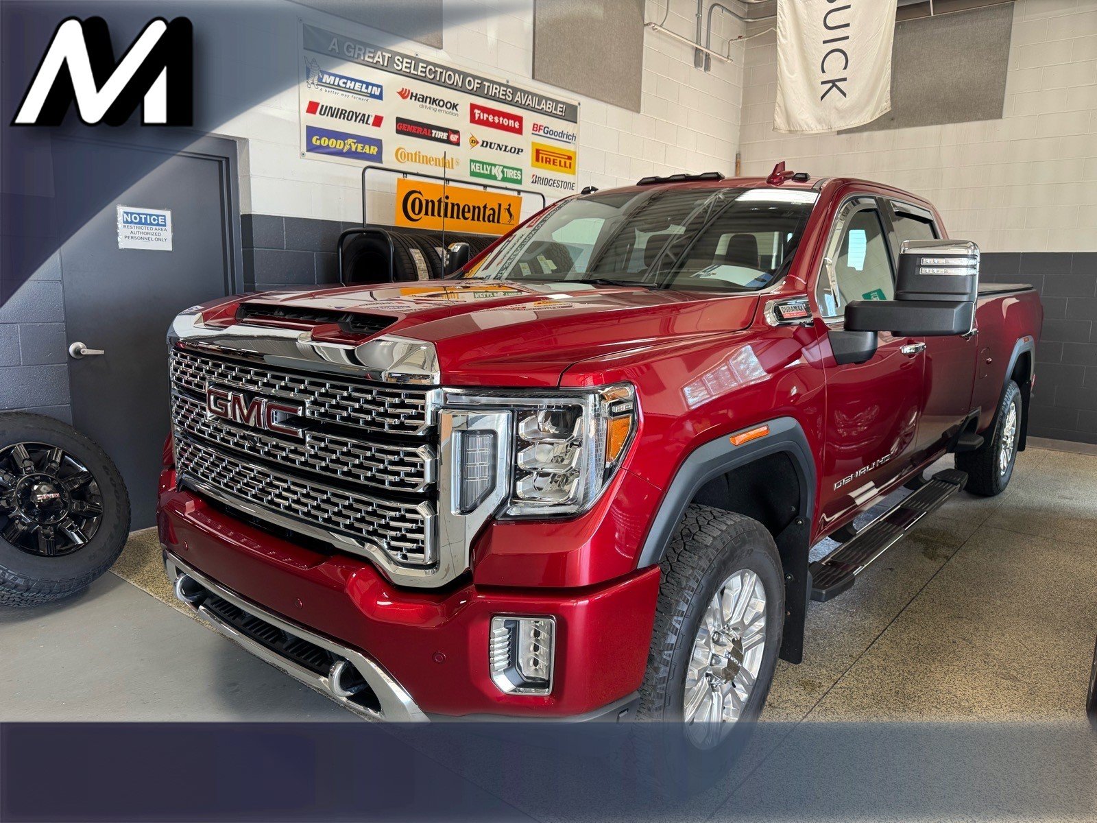 Used 2022 GMC Sierra 2500 Denali w/ Denali Ultimate Package AWD/4WD image 1