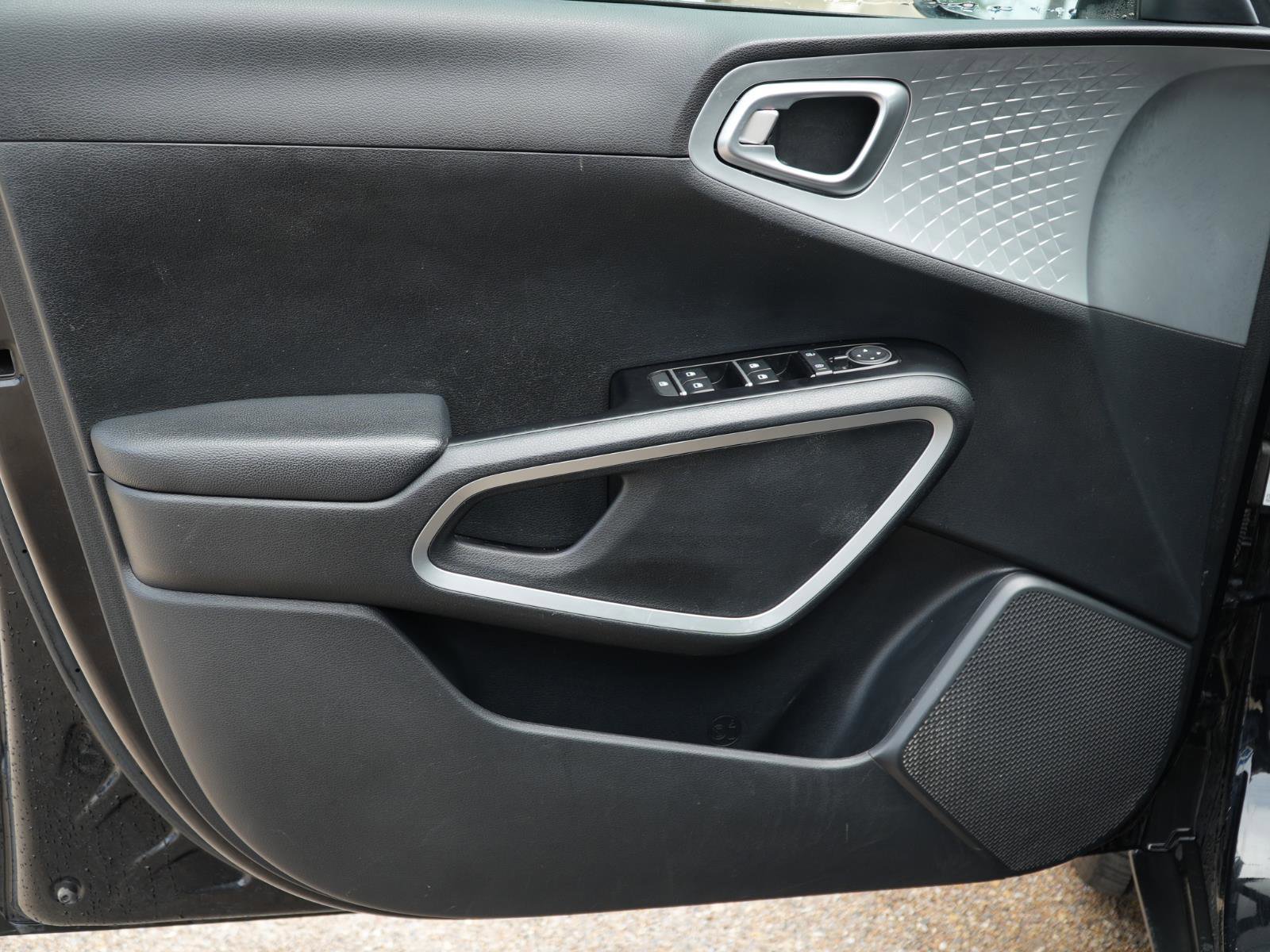 Used 2022 Kia Soul LX w/ Technology Package FWD image 11