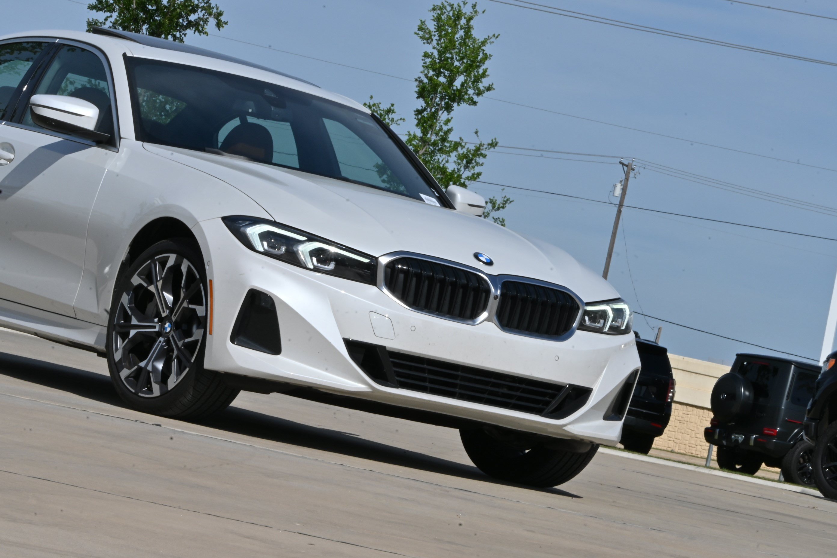 Certified 2025 BMW 330i Sedan RWD image 37