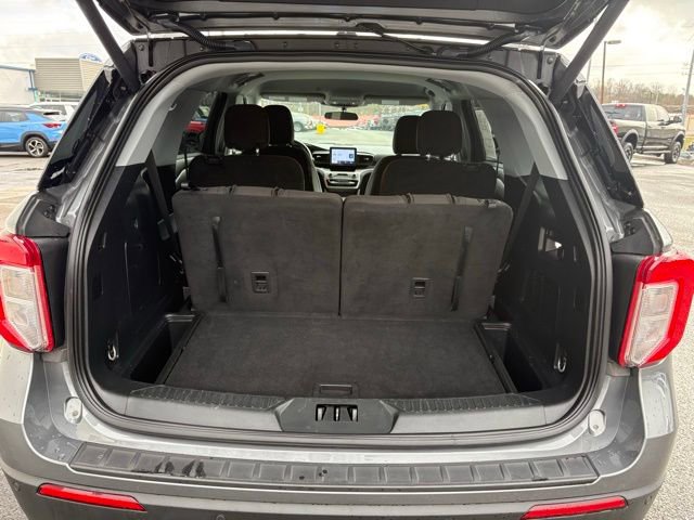 Used 2023 Ford Explorer XLT image 34