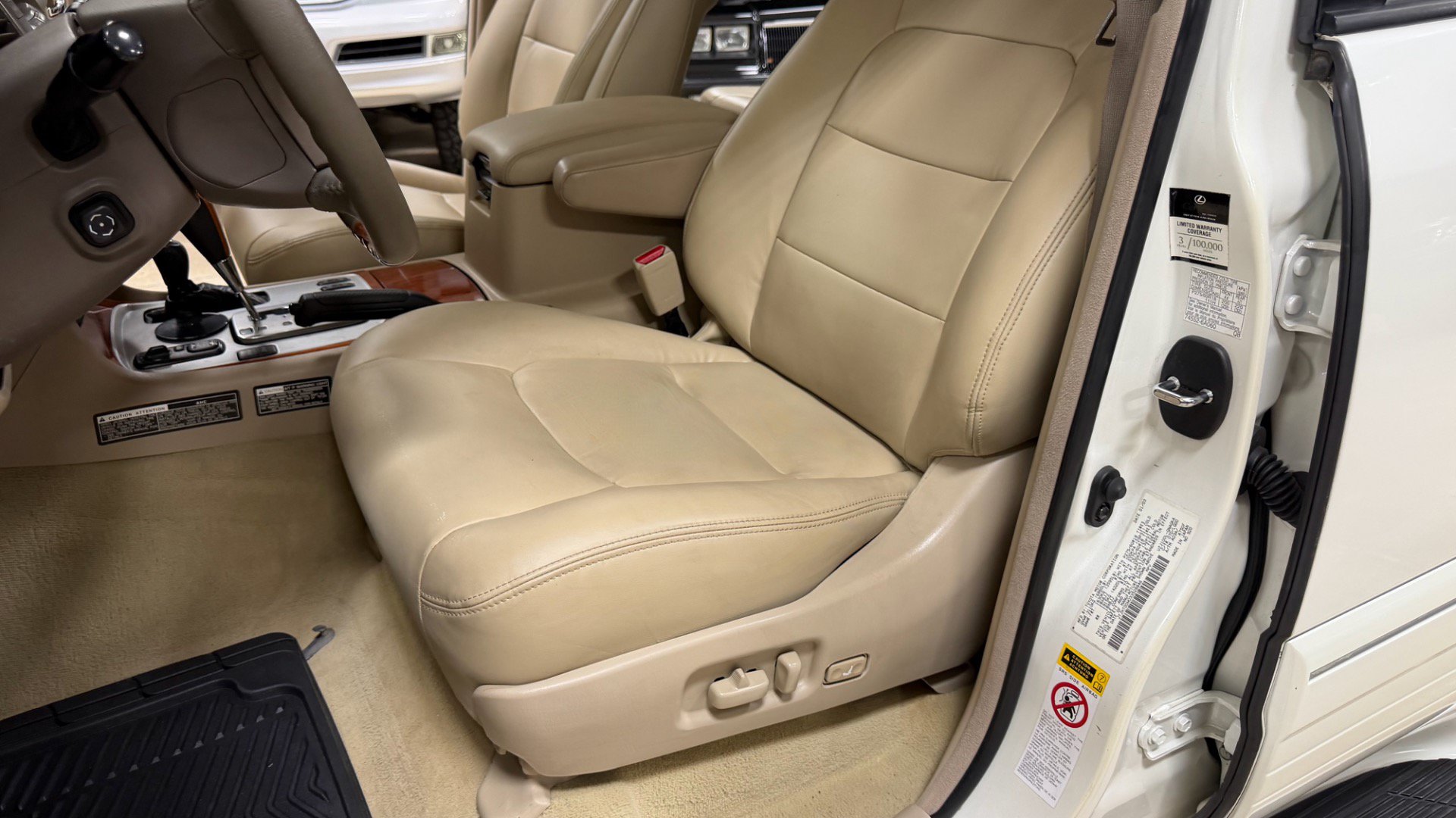 Used 2003 Lexus LX 470 4WD image 20