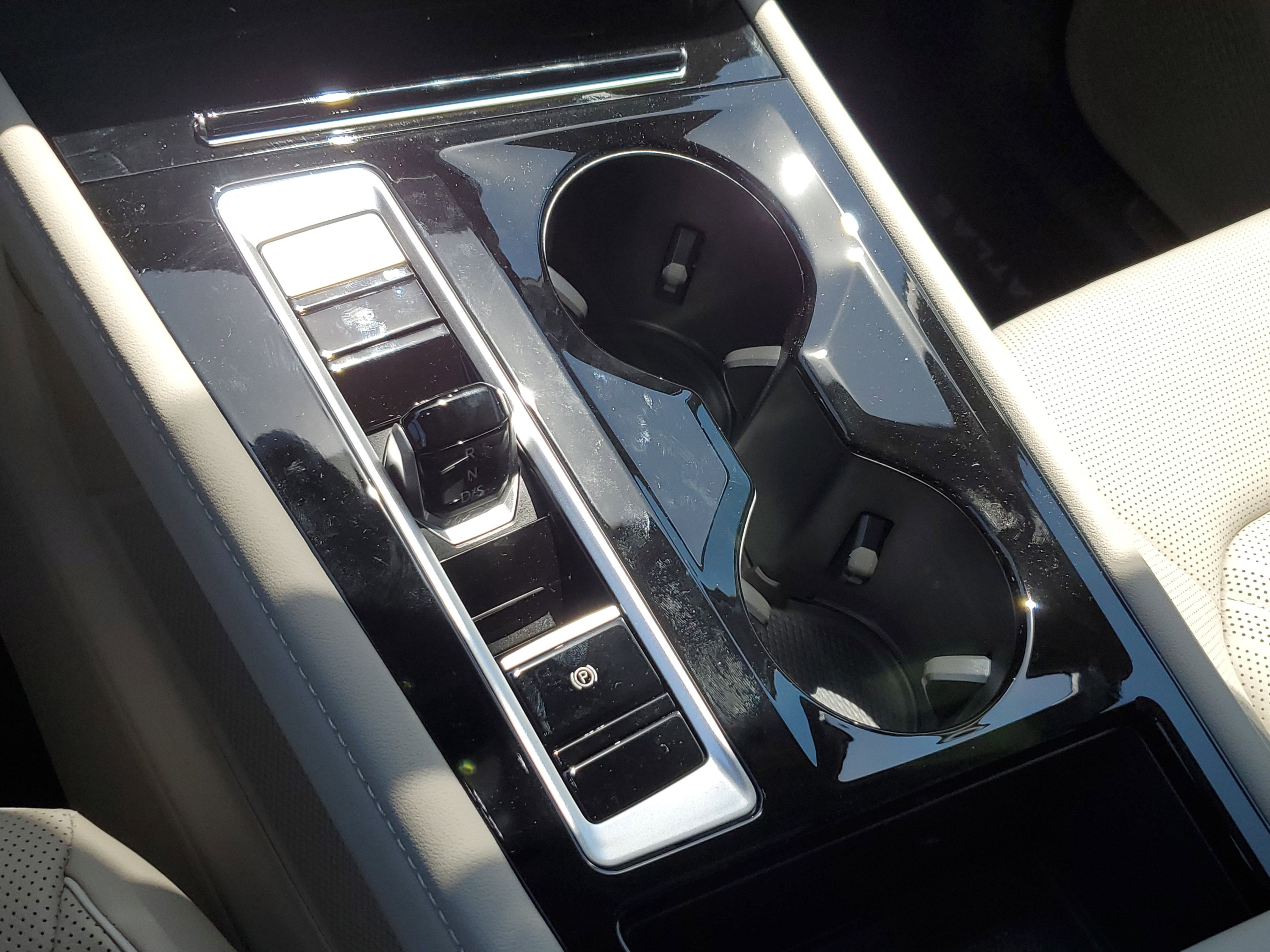 New 2025 Volkswagen Atlas SEL Premium R-Line image 23
