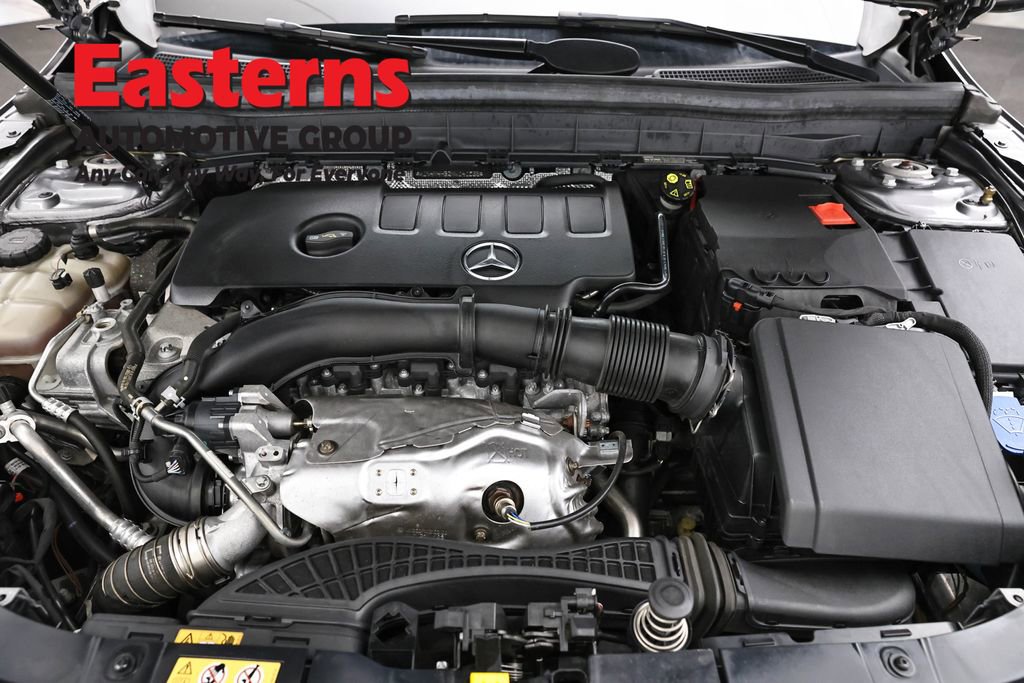 Used 2021 Mercedes-Benz GLB 250 4MATIC w/ Premium Package image 7