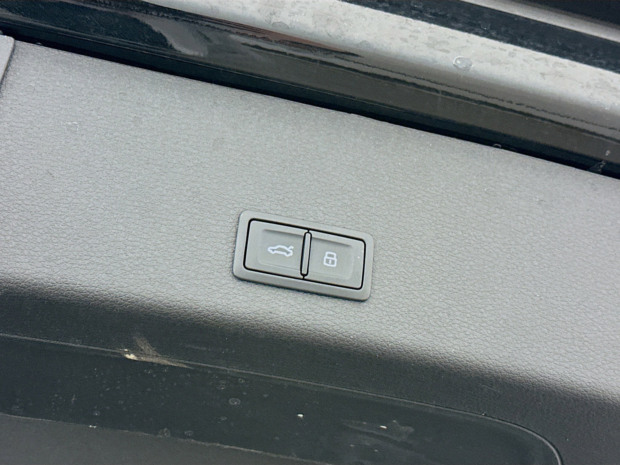 Used 2023 Audi e-tron Premium Plus w/ Premium Plus Package image 32