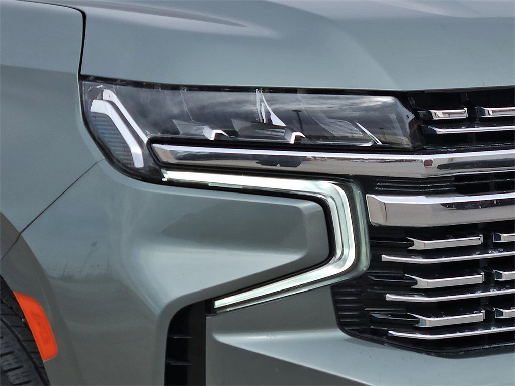 Used 2023 Chevrolet Suburban Premier image 8