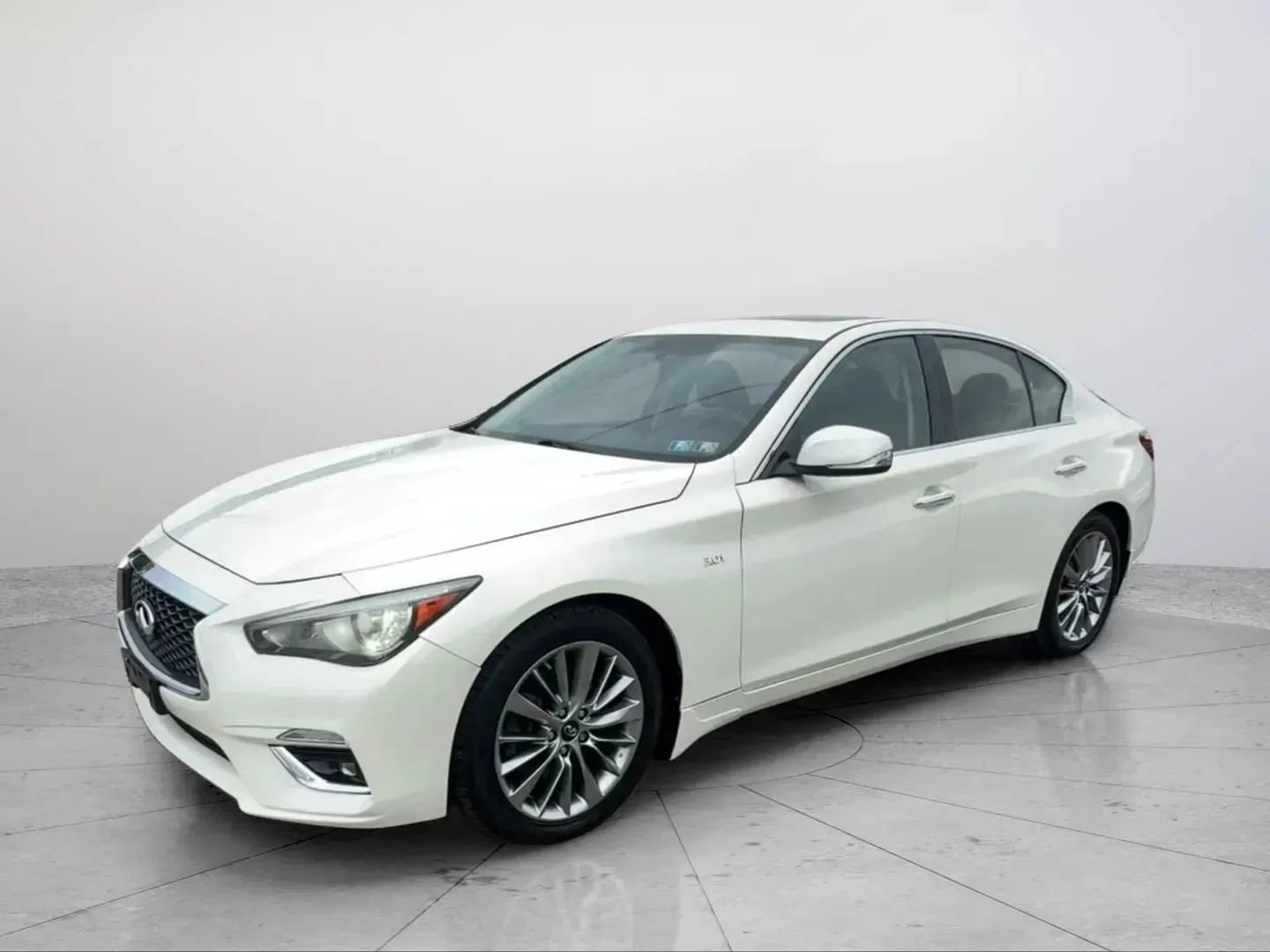 Used 2019 INFINITI Q50 Luxe w/ Essential Package (3.0T Luxe) AWD/4WD image 5