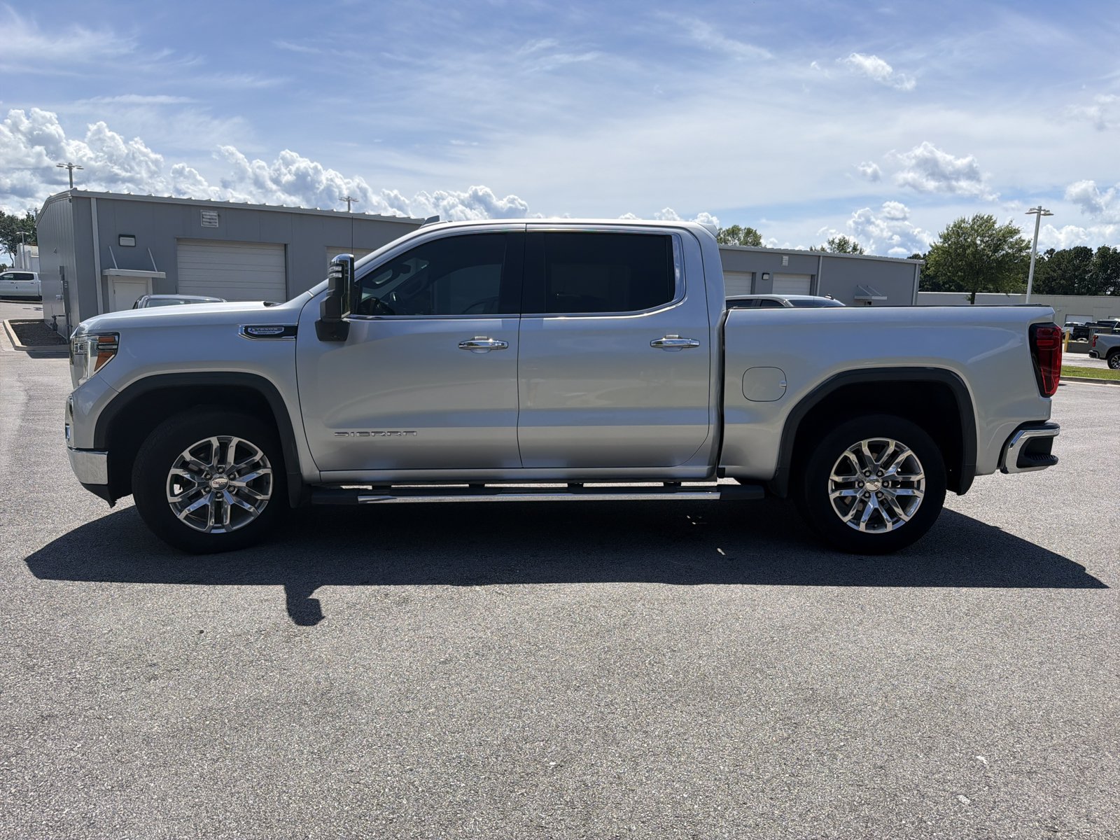 Used 2021 GMC Sierra 1500 SLT RWD image 9