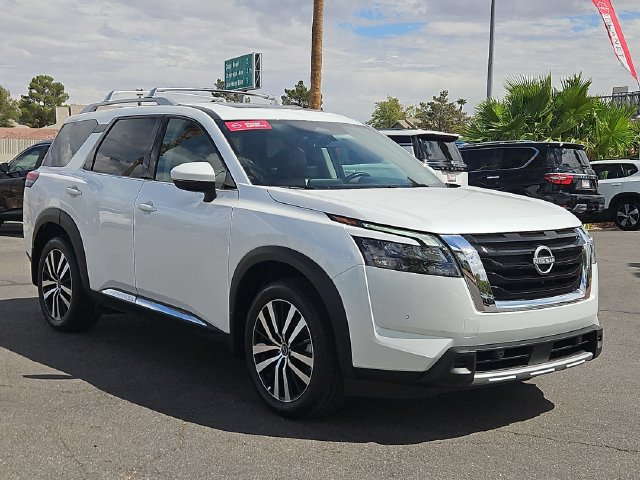 Certified 2025 Nissan Pathfinder Platinum w/ Cargo Package AWD/4WD image 6