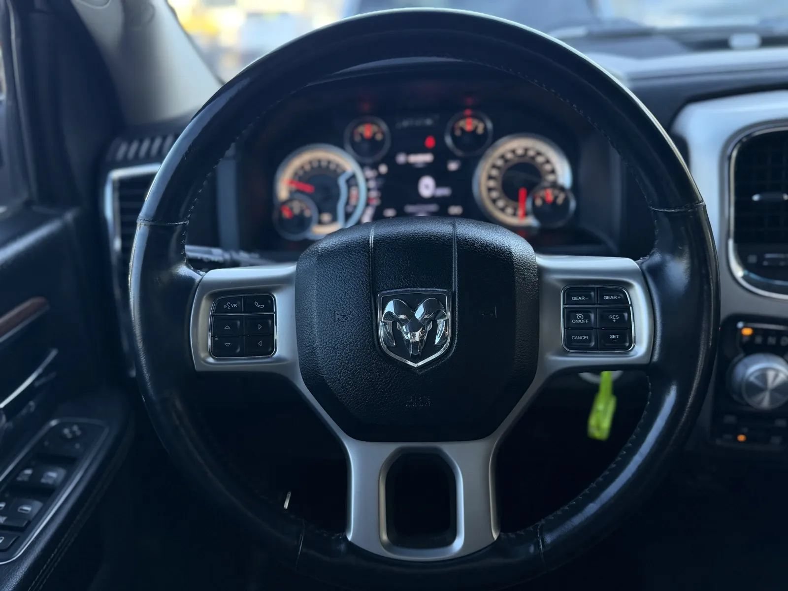 Used 2017 RAM 1500 Laramie AWD/4WD image 21