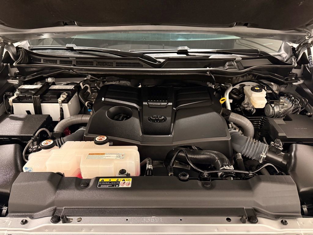 Used 2023 Toyota Tundra Limited w/ Power Package image 10