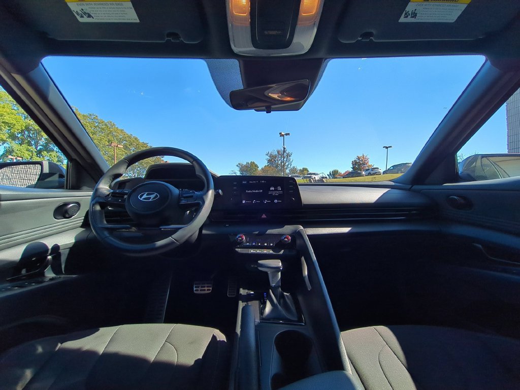Used 2026 Hyundai Elantra Sport FWD image 25