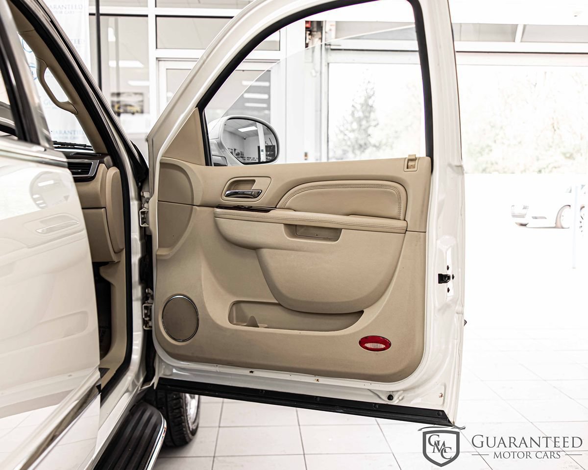 Used 2010 Cadillac Escalade 2WD Hybrid image 45