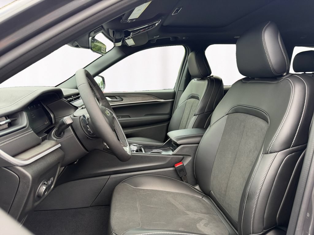 New 2026 Jeep Grand Cherokee Altitude AWD/4WD image 9