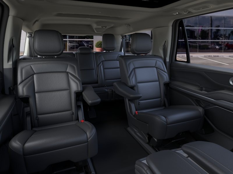 New 2026 Lincoln Navigator L Reserve AWD/4WD image 11