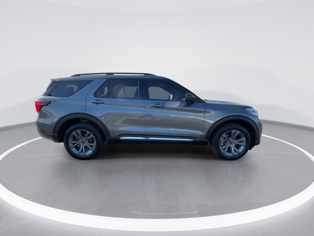 Used 2025 Ford Explorer Active w/ Active Comfort Package image 9