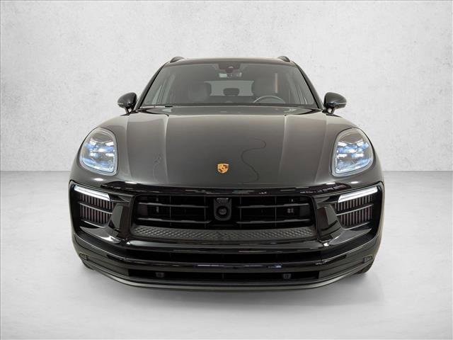 Certified 2025 Porsche Macan S image 6