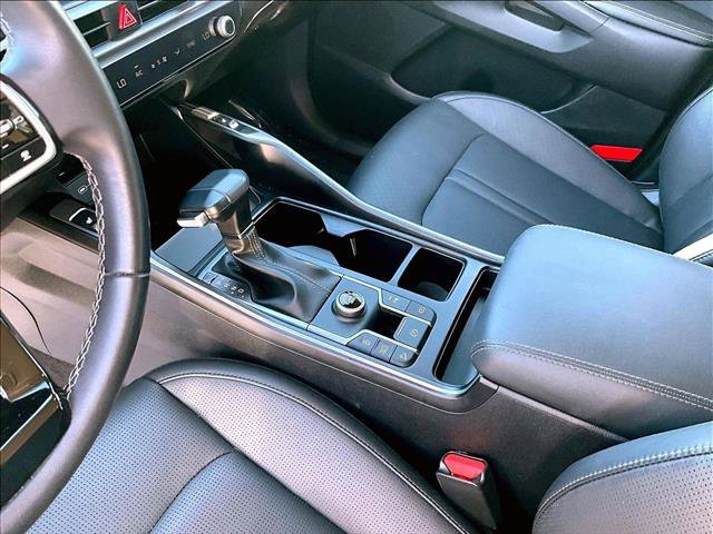 Used 2024 Kia Sorento S image 15