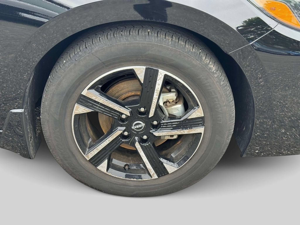 Used 2025 Nissan Sentra SV w/ All-Weather Package FWD image 8