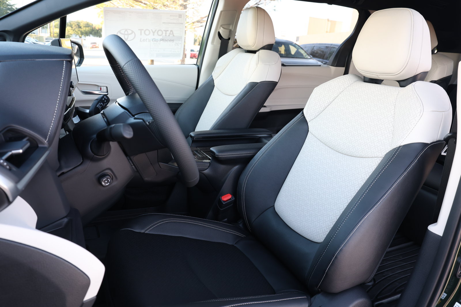 New 2026 Toyota Sienna Platinum AWD/4WD image 27