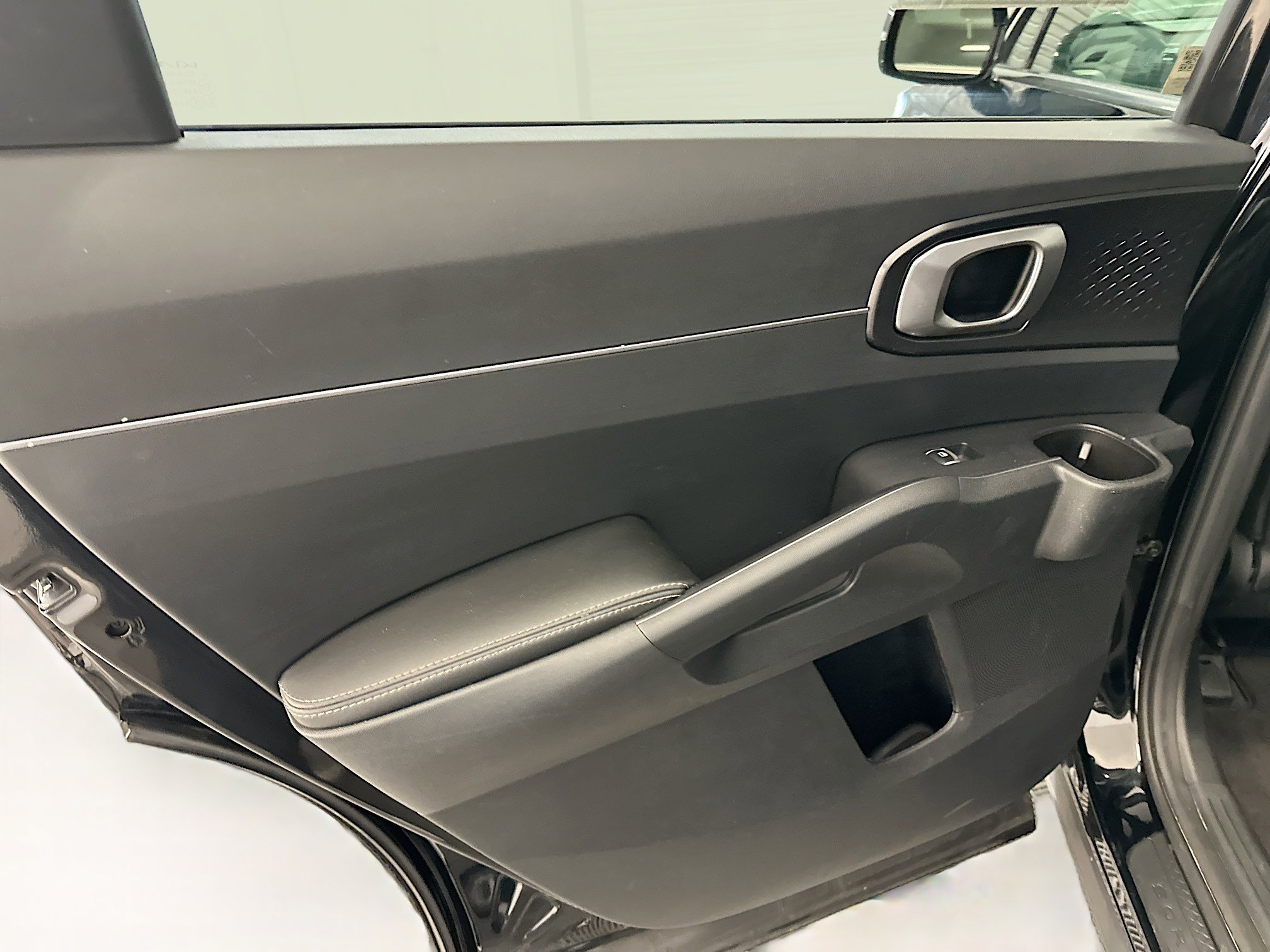 Used 2024 Kia Sorento S image 27