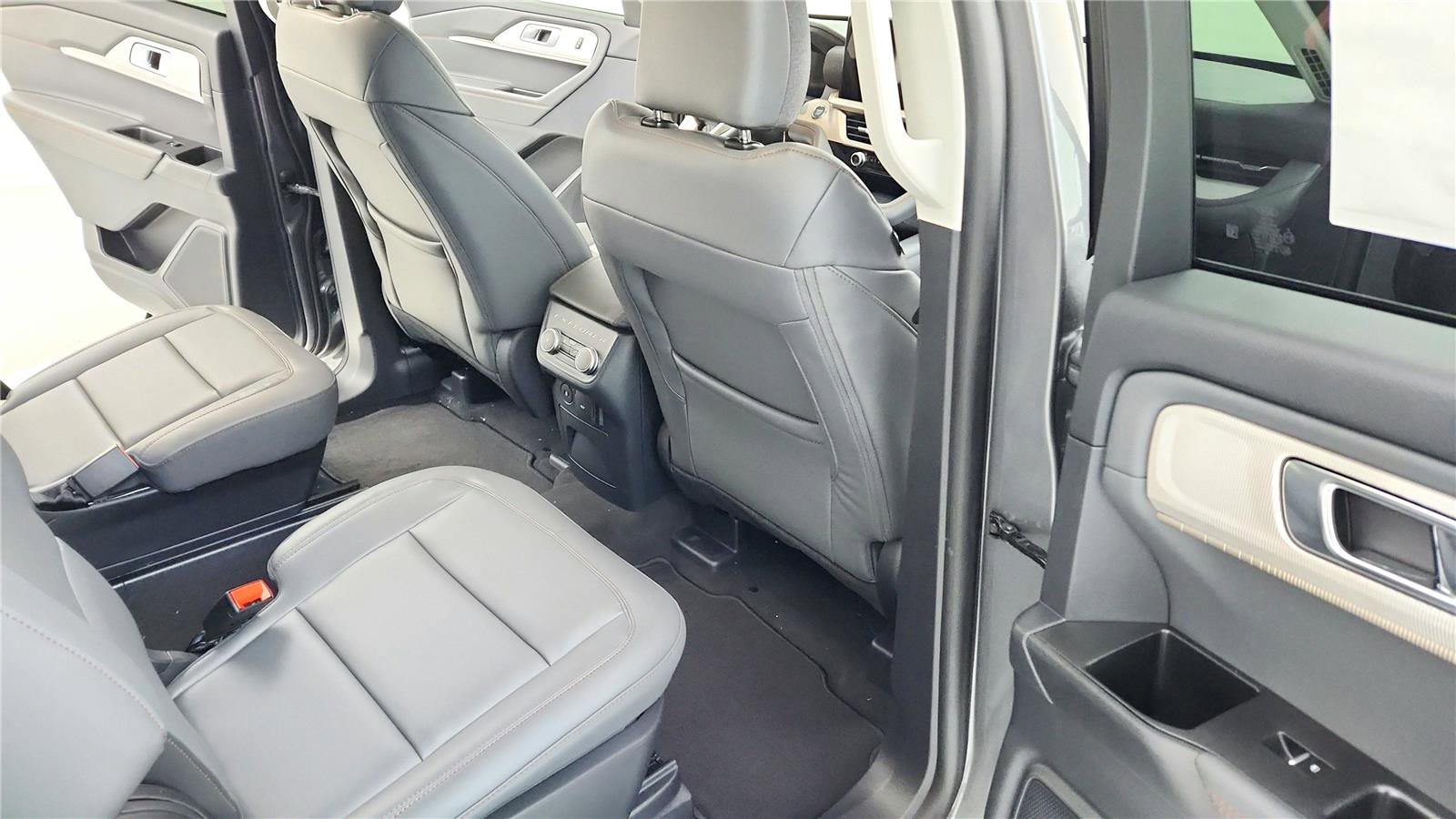 New 2026 Ford Explorer Active image 34