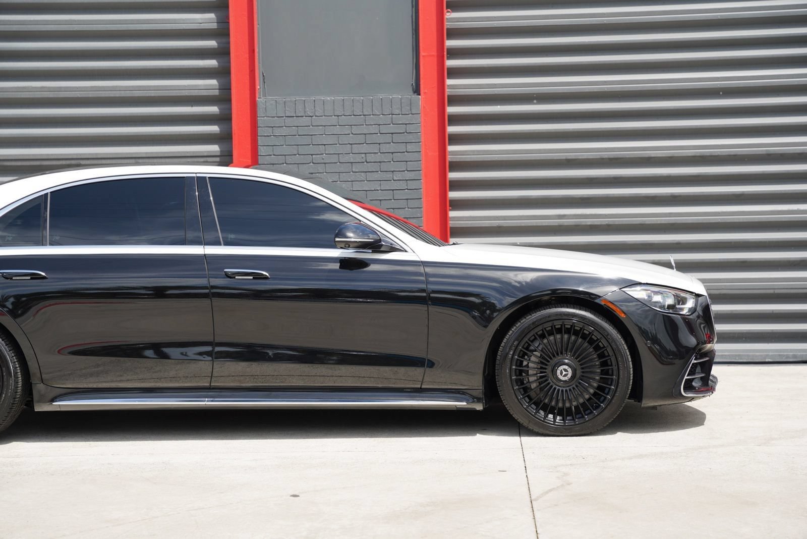 Used 2024 Mercedes-Benz S 580 4MATIC Sedan w/ AMG Line image 3
