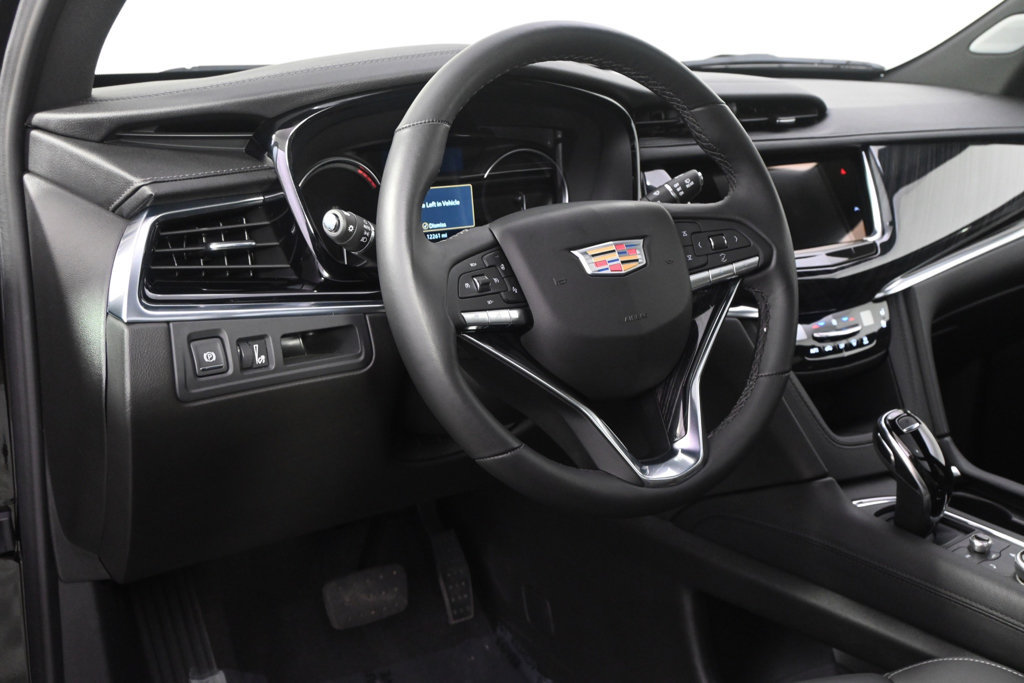 Used 2025 Cadillac XT6 Premium Luxury w/ LPO, Floor Liner Package AWD/4WD image 12