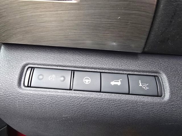 Used 2022 Nissan Pathfinder Platinum image 29