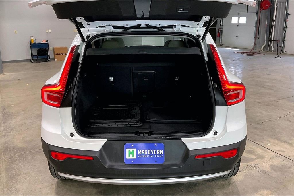 Used 2022 Volvo XC40 T5 Momentum w/ Climate Package AWD/4WD image 34