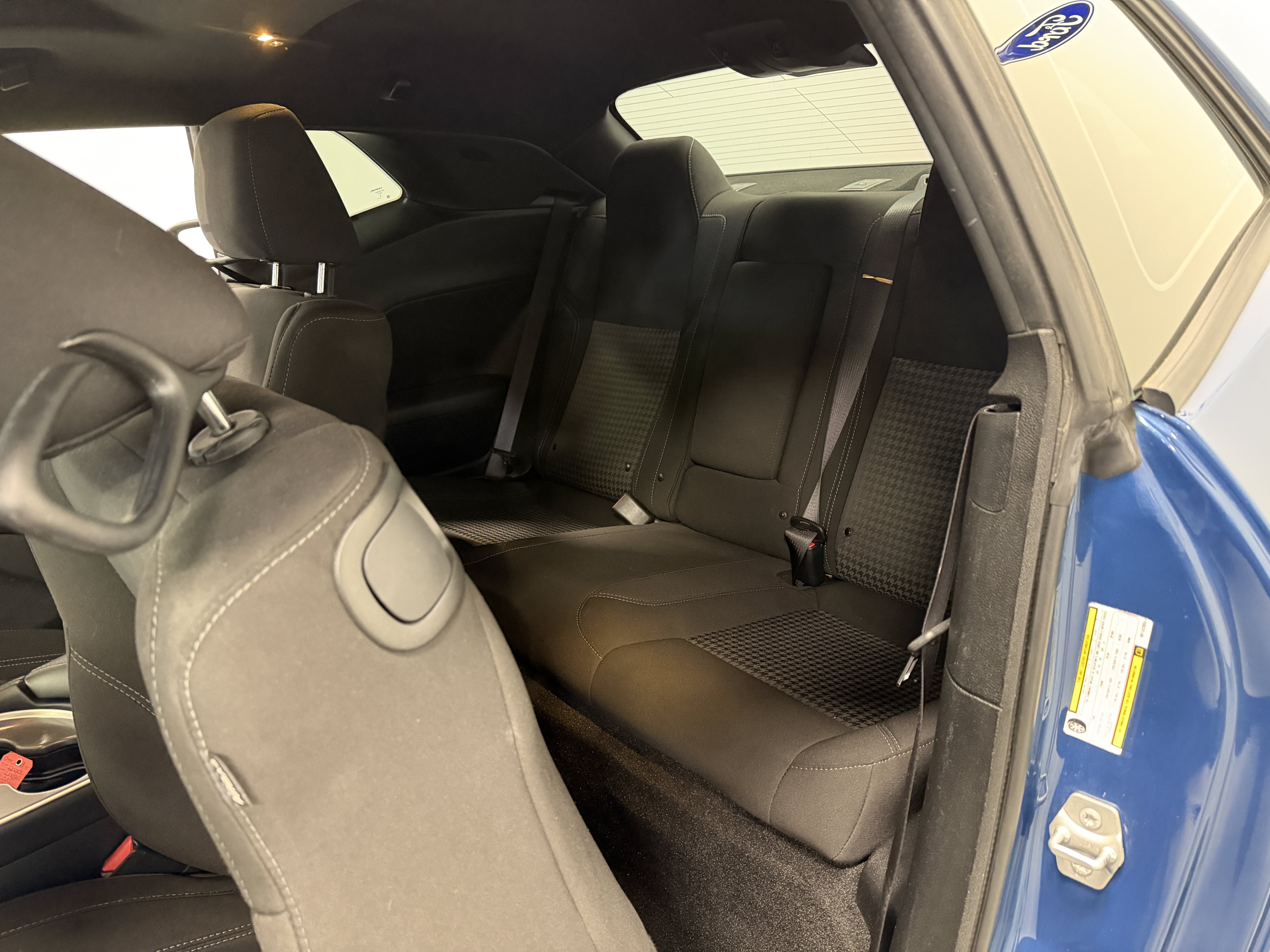 Used 2022 Dodge Challenger SXT w/ Driver Convenience Group RWD image 21