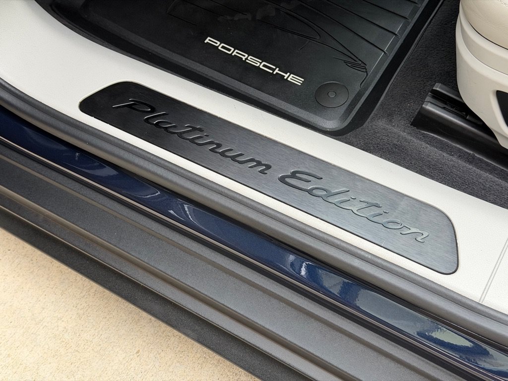 Used 2023 Porsche Panamera 4 Platinum Edition AWD/4WD image 25