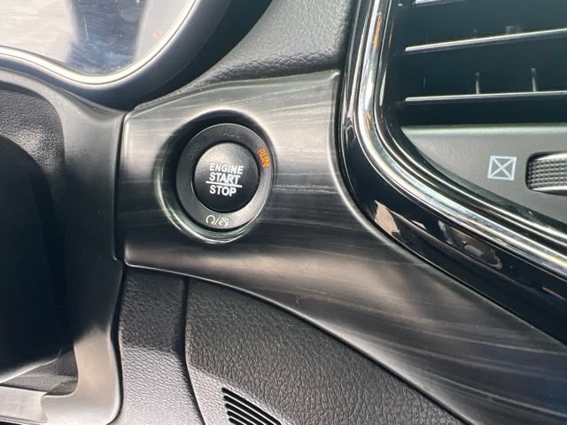Used 2019 Jeep Grand Cherokee Altitude AWD/4WD image 30