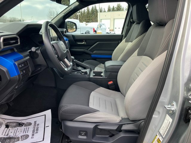 Used 2025 Toyota Tacoma TRD Off-Road image 19