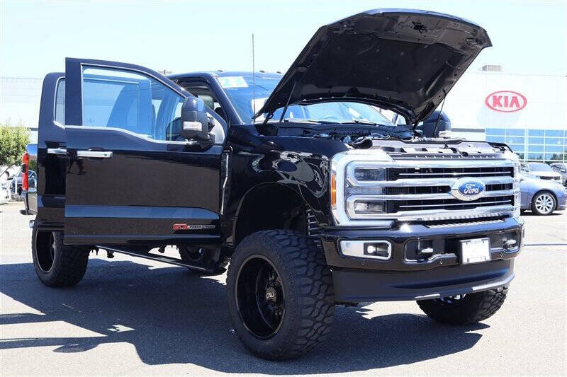 Used 2023 Ford F350 Limited w/ FX4 Off-Road Package AWD/4WD image 45