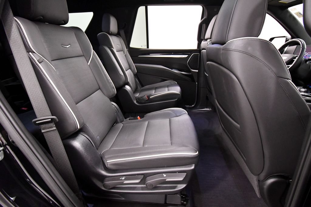 Used 2025 Cadillac Escalade Sport AWD/4WD image 18