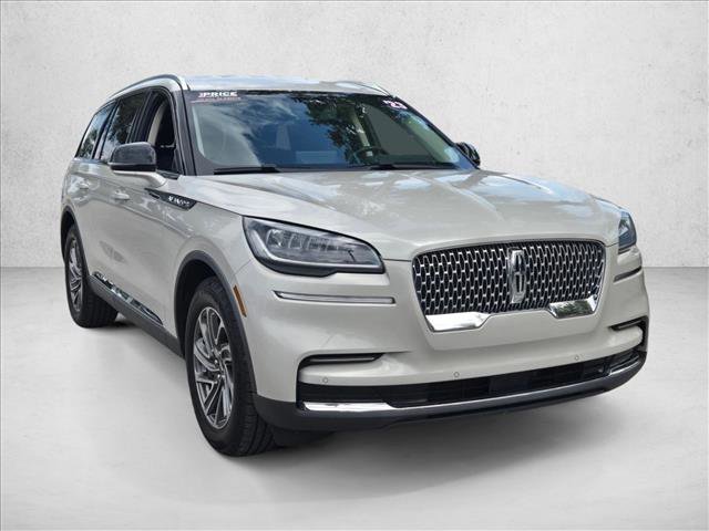 Used 2023 Lincoln Aviator 2WD w/ Class IV Trailer Tow Package image 3